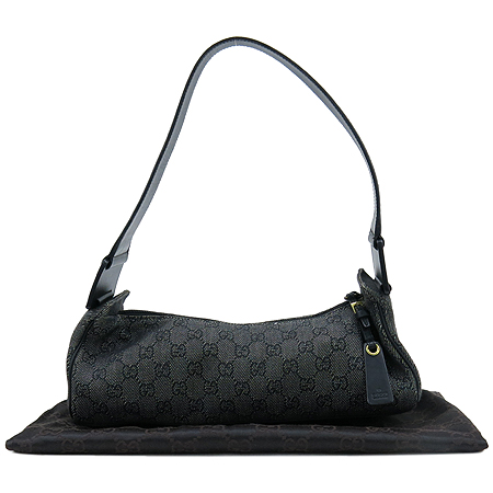 ����  �����