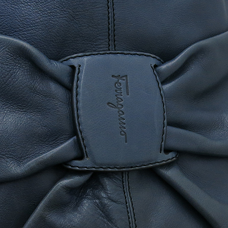 Ferragamo(��󰡸�) 211 B778 ���� �ٶ� ��� ���� ȣ�� ����� �̹���5 - ���̺��� �߰���ǰ