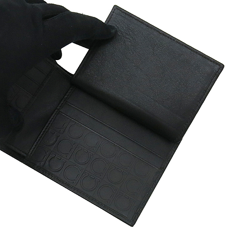 Ferragamo(��󰡸�) 66 9650 ��ġ�� �ΰ� PVC ������ �̹���5 - ���̺��� �߰���ǰ