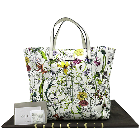 ����  �����