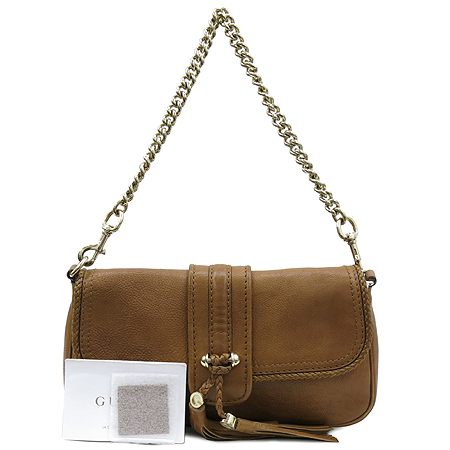 ����  �����