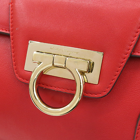 Ferragamo(��󰡸�) 21 4408 ���� ��ġ�� �ΰ� ��� Ŭ��ġ �� ����� �̹���4 - ���̺��� �߰���ǰ