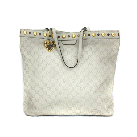 ����  �����