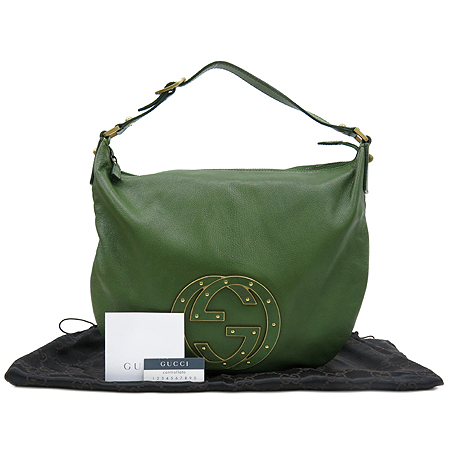 ����  �����