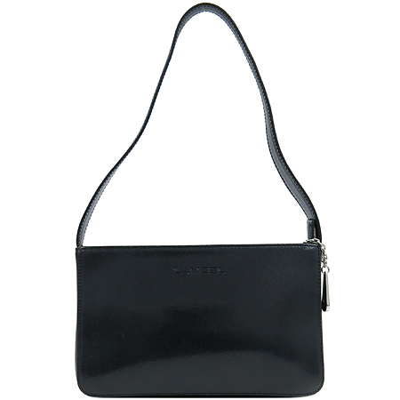 ����  �����