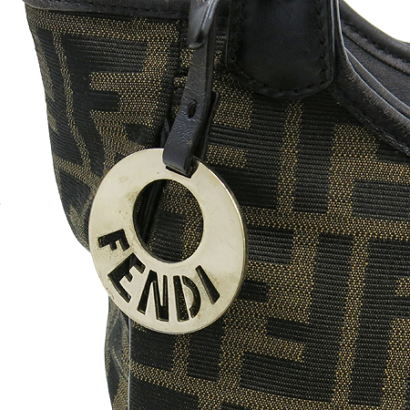 Fendi(���) 8BH156 FF�ΰ� �к긯 ��ī ����� �̹���3 - ���̺��� �߰���ǰ