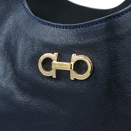 Ferragamo(��󰡸�) 21 B974 ���̺� �÷� ���� ��ġ�� ��� ü�� ����� �̹���4 - ���̺��� �߰���ǰ