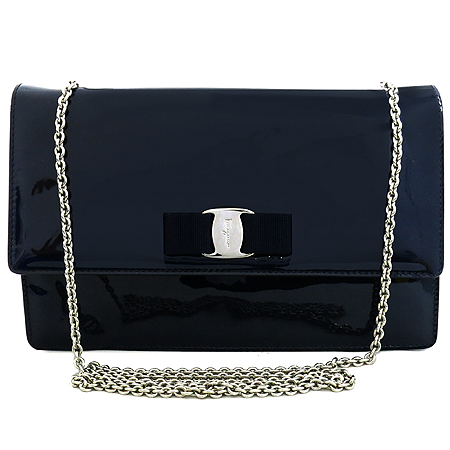 Ferragamo(��󰡸�) 21 D855 ���̺� ���̴�Ʈ GINNY ���� ���� �ٶ� ������� ü�� ũ�ν��� �̹���2 - ���̺��� �߰���ǰ