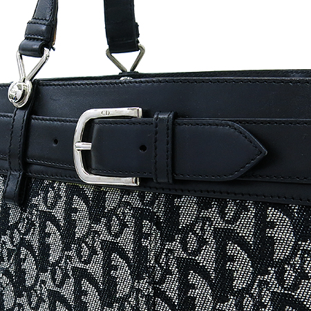 Dior(ũ����î���) �ΰ� �ڰ��� �������� ȥ�� 2���� ��Ʈ�� �̹���3 - ���̺��� �߰���ǰ