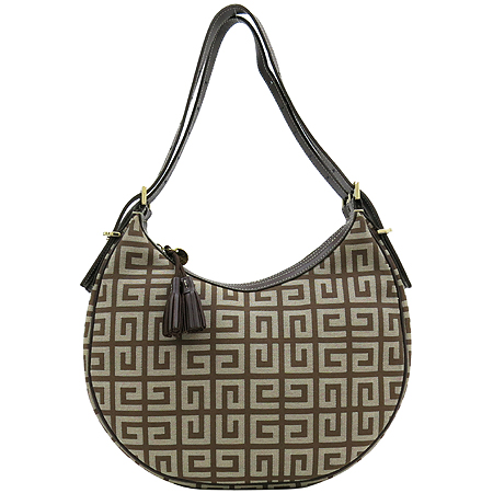 �����  �����