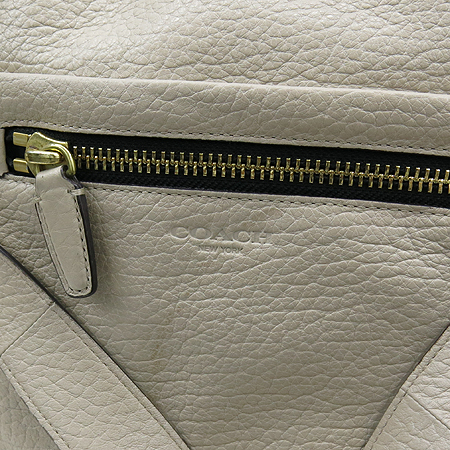 Coach(��ġ) 20202 ��Ƽ ���� ������ ���� ����� ũ�ν��� �̹���3 - ���̺��� �߰���ǰ