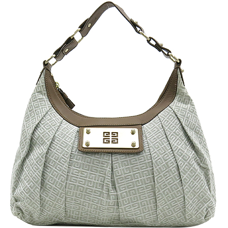 �����  �����