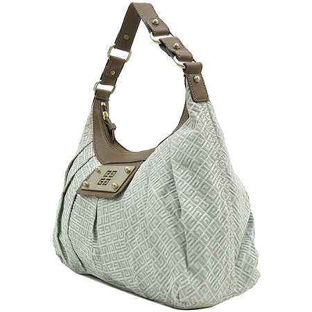 GIVENCHY(�����) �ΰ� ��Ż ��� �ڰ��� ȣ�� ����� �̹���2 - ���̺��� �߰���ǰ