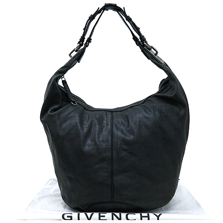 �����  �����