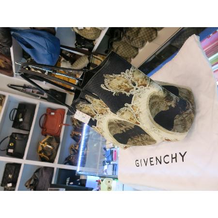 GIVENCHY(�����) ����Ʈ ���� �����+�Ŀ�ġ �̹���3 - ���̺��� �߰���ǰ