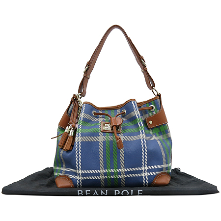 ����  �����