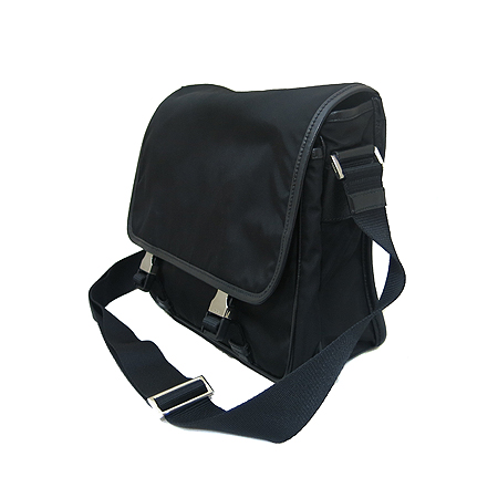 Prada(�����) TESSUTO SAFFIAN NERO ���� �к긯 ���ǾƳ� ���� Ʈ���� �޽��� ũ�ν��� [���빮��] �̹���3 - ���̺��� �߰���ǰ