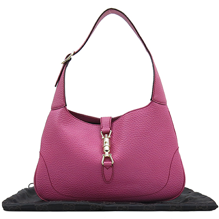 ����  �����