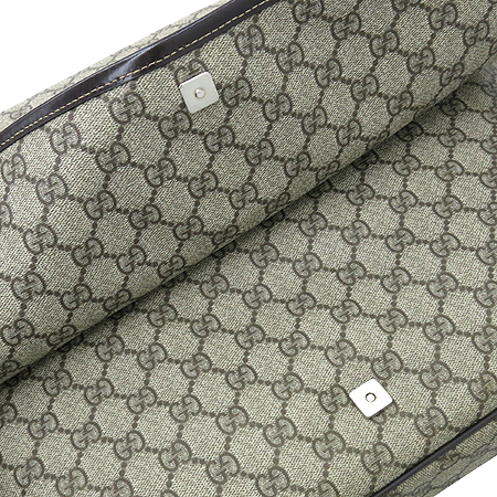 Gucci(����) 222291 GG�ΰ� PVC ��ũ���� Ʈ���� �� ���� �ΰ� ��� ũ�ν��� �̹���6 - ���̺��� �߰���ǰ