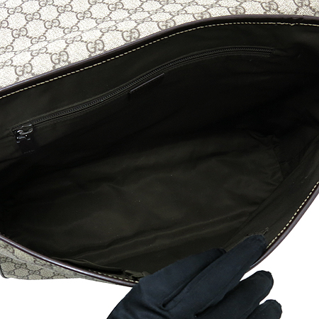 Gucci(����) 222291 GG�ΰ� PVC ��ũ���� Ʈ���� �� ���� �ΰ� ��� ũ�ν��� �̹���7 - ���̺��� �߰���ǰ