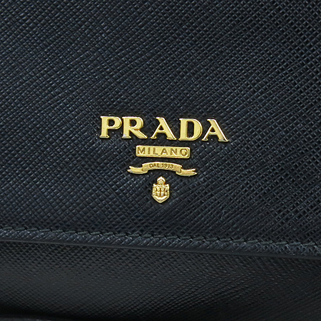 Prada(�����) BT1019 SAFFIAO LUX(���ǾƳ� ����) ���� ���� Ŭ��ġ�� ũ�ν��� �̹���4 - ���̺��� �߰���ǰ