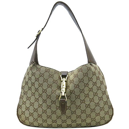 ����  �����