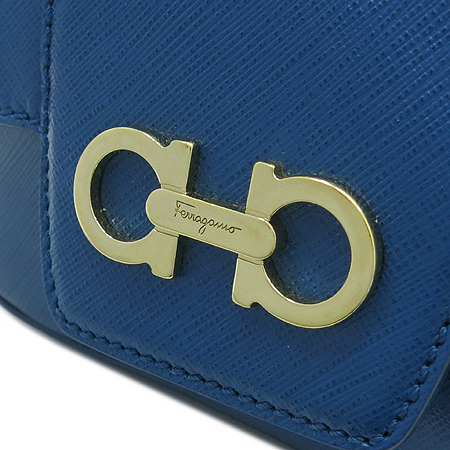 Ferragamo(��󰡸�) 21 E080 ���� ���ǾƳ� ����ġ �ΰ� ���� ü�� �̴� ũ�ν��� �̹���4 - ���̺��� �߰���ǰ