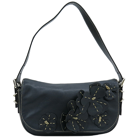 ������  �����