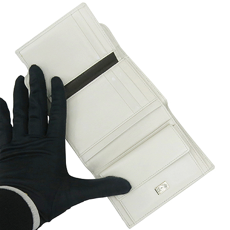 Metrocity(��Ʈ�ν�Ƽ) ȭ��Ʈ �� �Ǿ����� ����ΰ� ������ �̹���3 - ���̺��� �߰���ǰ