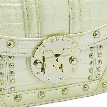 Metrocity(��Ʈ�ν�Ƽ) ȭ��Ʈ �� �Ǿ����� ����ΰ� ü�� ����� �̹���3 - ���̺��� �߰���ǰ