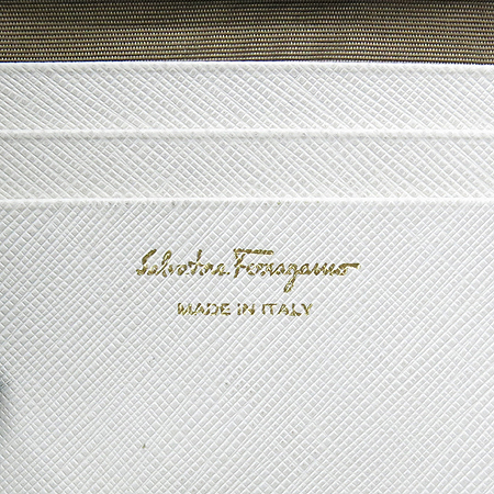 Ferragamo(��󰡸�) 22 7122 �Ľ��� �׸� ȭ��Ʈ��� ���ǾƳ� ���� ��ġ�� 2�� ������ �̹���5 - ���̺��� �߰���ǰ