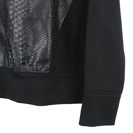 helmutlang(�﹫Ʈ��) ���� Ƽ �̹���3 - ���̺��� �߰���ǰ