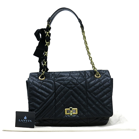 ����  �����