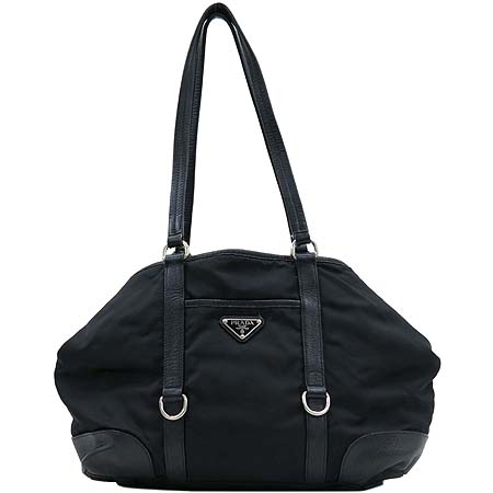 �����  �����