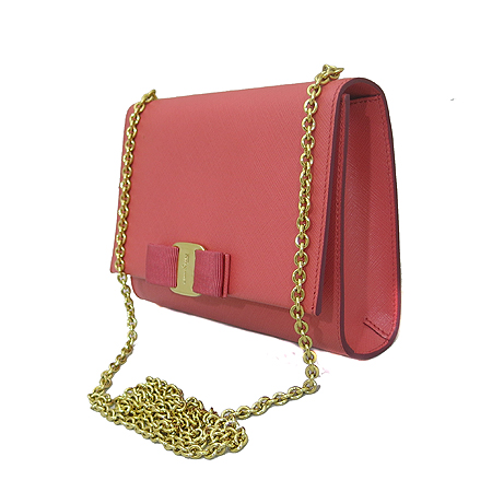 Ferragamo(��󰡸�) 22 B558 ���ǾƳ� ���� ������� ���� ü�� ũ�ν��� [��������] �̹���2 - ���̺��� �߰���ǰ