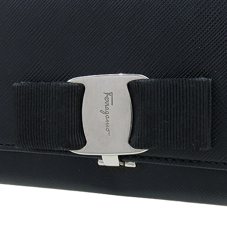 Ferragamo(��󰡸�) 22-B559 ���� ���ǾƳ� �ٶ� �� ��Ŭ ������ �̹���3 - ���̺��� �߰���ǰ