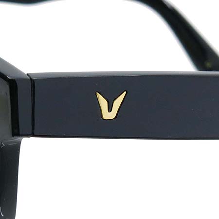 GENTLE MONSTER(��Ʋ����) ���� �÷� ���� ���۶� �̹���5 - ���̺��� �߰���ǰ