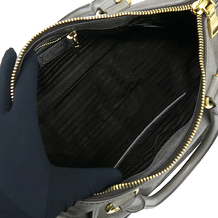 Prada(�����) BL0728 ��� ��Ż �ΰ� ���� VITELLO SHINE(���ڷ� ����) ���� FUMO(�׷���) �÷� ��Ʈ�� + ��� ��Ʈ�� �̹���6 - ���̺��� �߰���ǰ