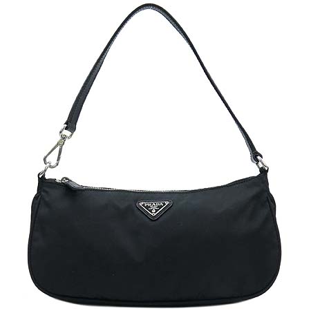 �����  �����