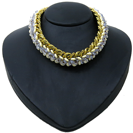 ����  �����