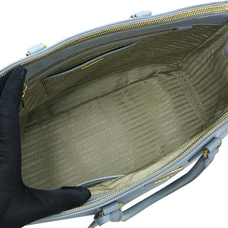 Prada(�����) BN1786 SAFIANO LUX (���ǾƳ� ����)  ��Ʈ�� �̹���6 - ���̺��� �߰���ǰ