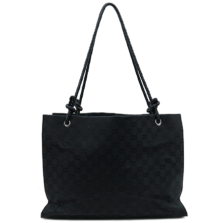 ����  �����