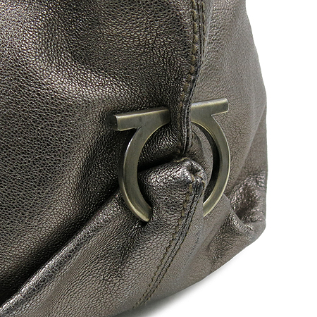 Ferragamo(��󰡸�) 21 B885 ��Ż�� ���� ��ġ�� ��� ����� �̹���4 - ���̺��� �߰���ǰ