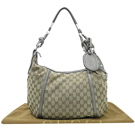 ����  �����