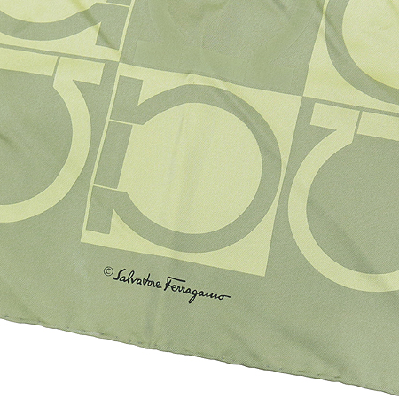 Ferragamo(��󰡸�) 100% ��ũ ��ī�� �̹���3 - ���̺��� �߰���ǰ