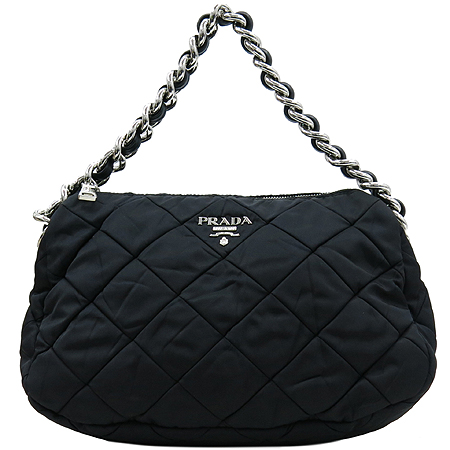 �����  �����