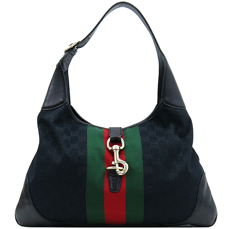 ����  �����