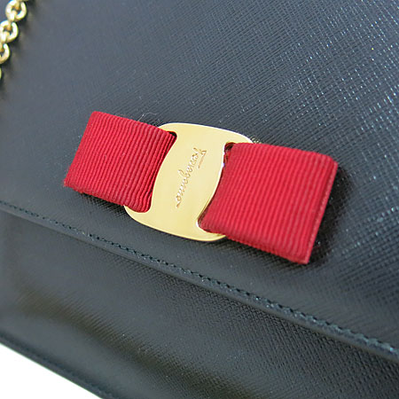 Ferragamo(��󰡸�) 21 D855 ���ǾƳ� ���� ������� ���� ü�� ���� ũ�ν��� [��õ ������] �̹���3 - ���̺��� �߰���ǰ