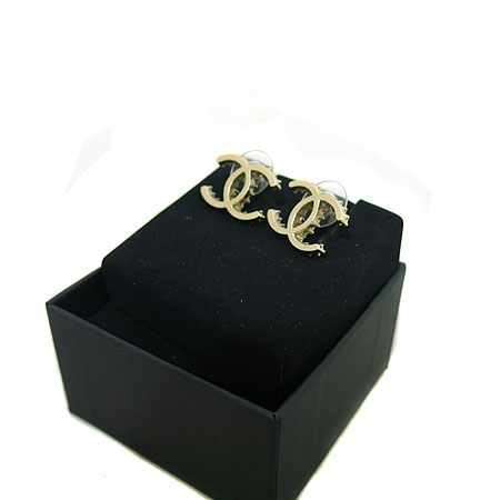 Chanel(����) A86705X01060 COCO �ΰ� �Ͱ��� [��õ ������] �̹���4 - ���̺��� �߰���ǰ