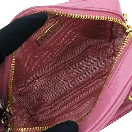 Prada(�����) BL0705 �ﰢ �ΰ� ��� ��ũ SAFFIANO(���ǾƳ�) �̴� ��Ʈ�� + ��� ��Ʈ�� �̹���6 - ���̺��� �߰���ǰ